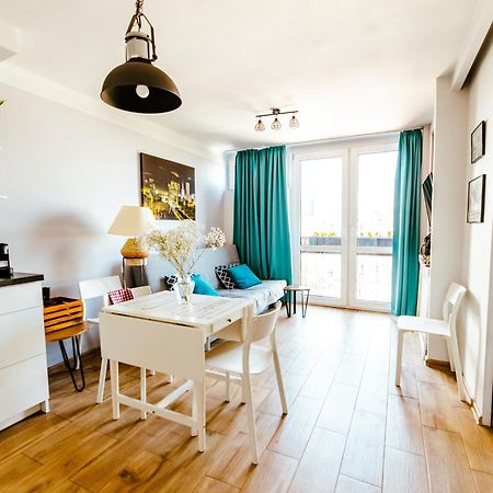 Bright 14Th Floor Central Home With Balcony & Views Варшава Екстериор снимка