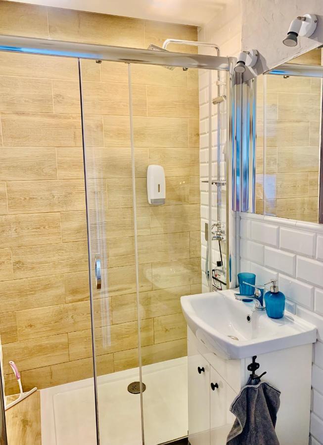 Bright 14Th Floor Central Home With Balcony & Views Варшава Екстериор снимка