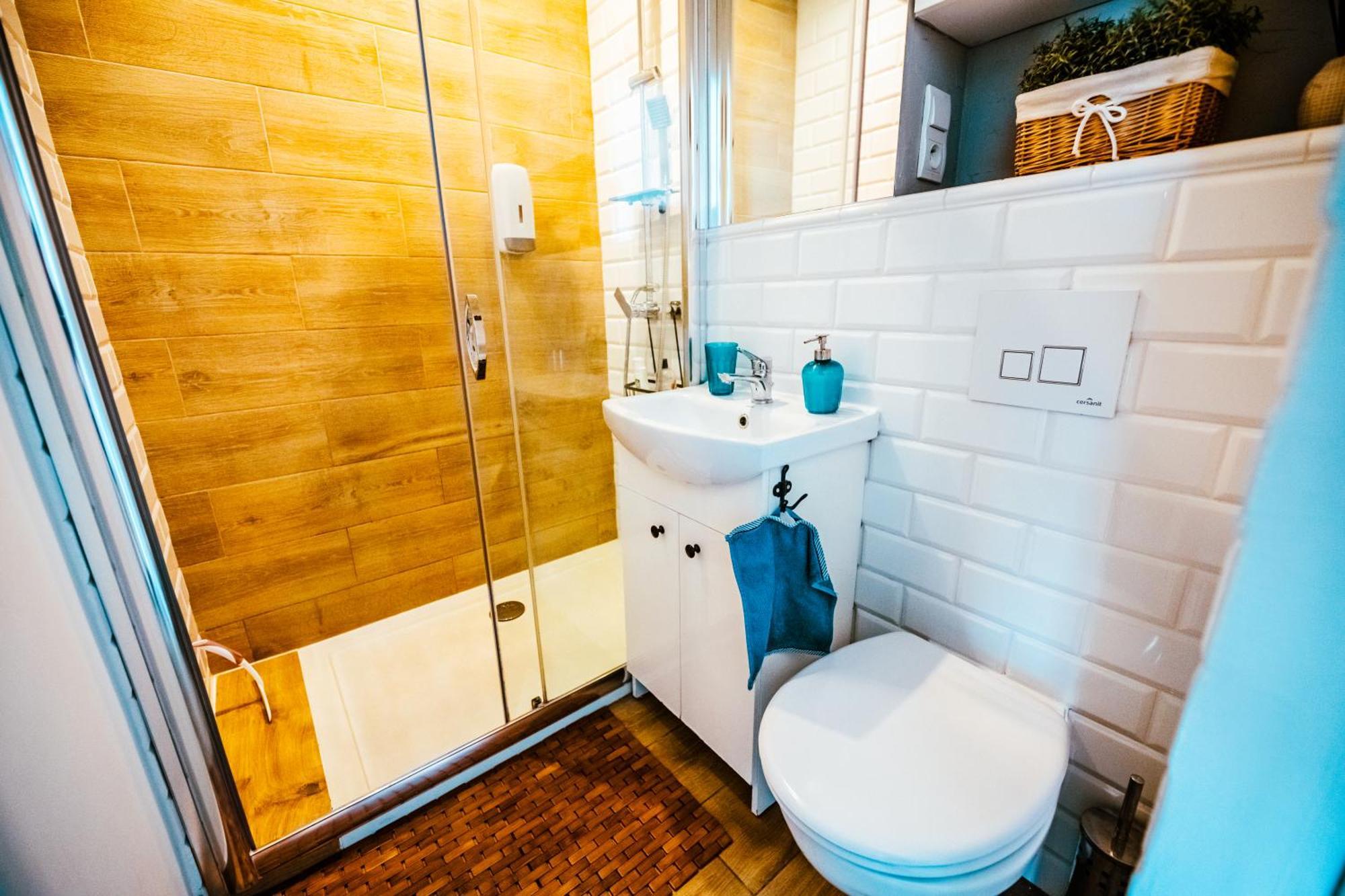 Bright 14Th Floor Central Home With Balcony & Views Варшава Екстериор снимка