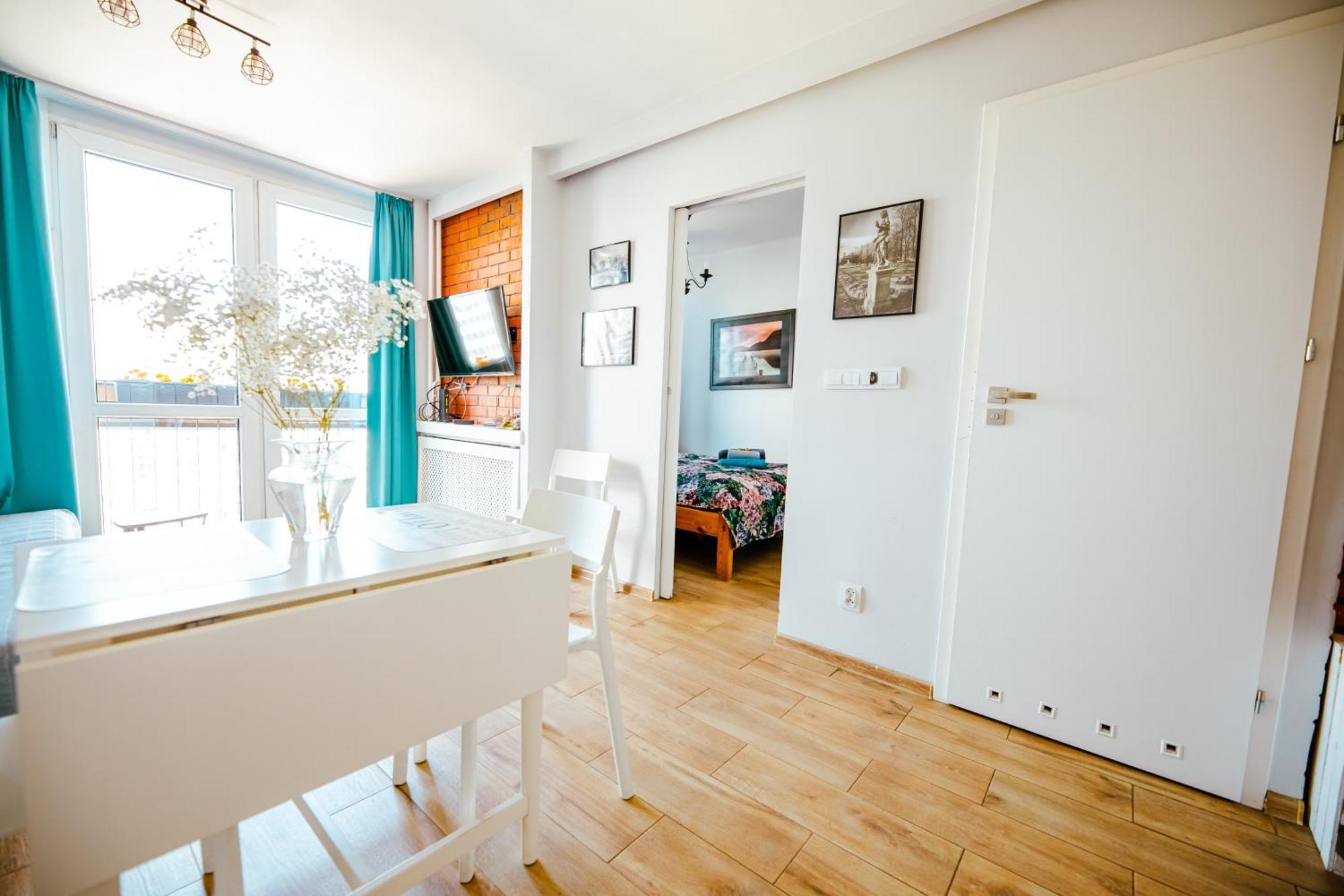 Bright 14Th Floor Central Home With Balcony & Views Варшава Екстериор снимка