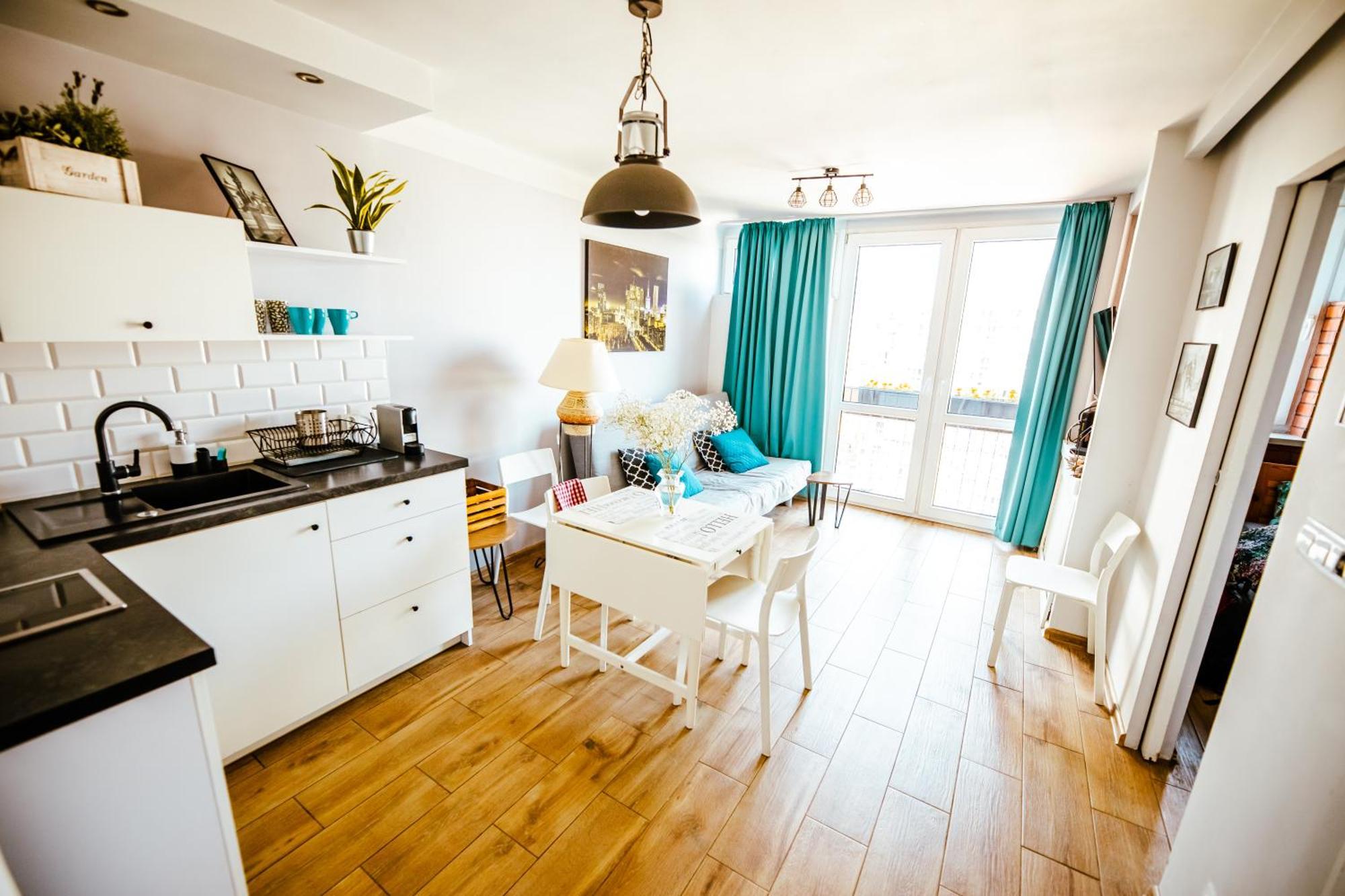 Bright 14Th Floor Central Home With Balcony & Views Варшава Екстериор снимка