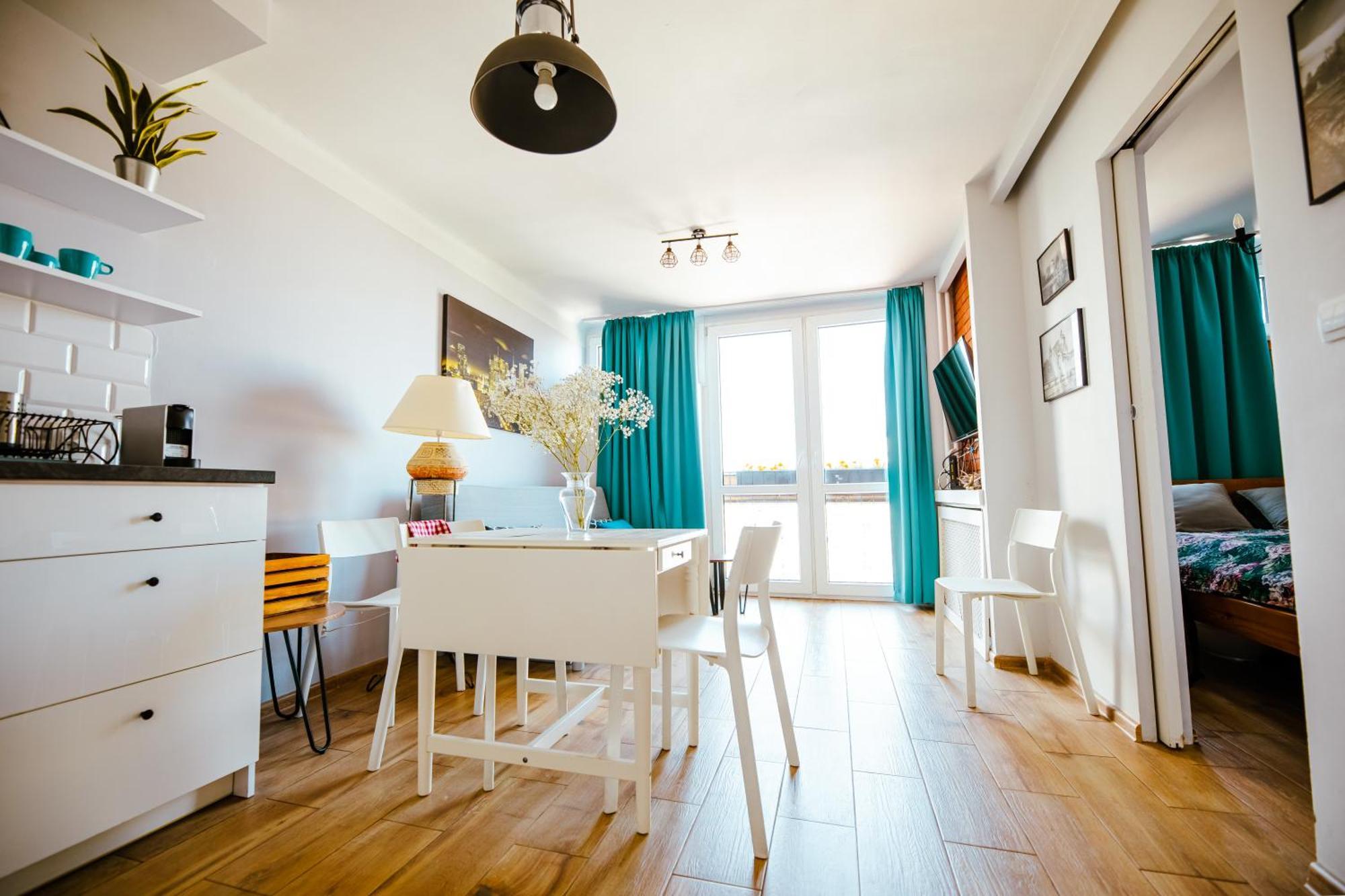Bright 14Th Floor Central Home With Balcony & Views Варшава Екстериор снимка