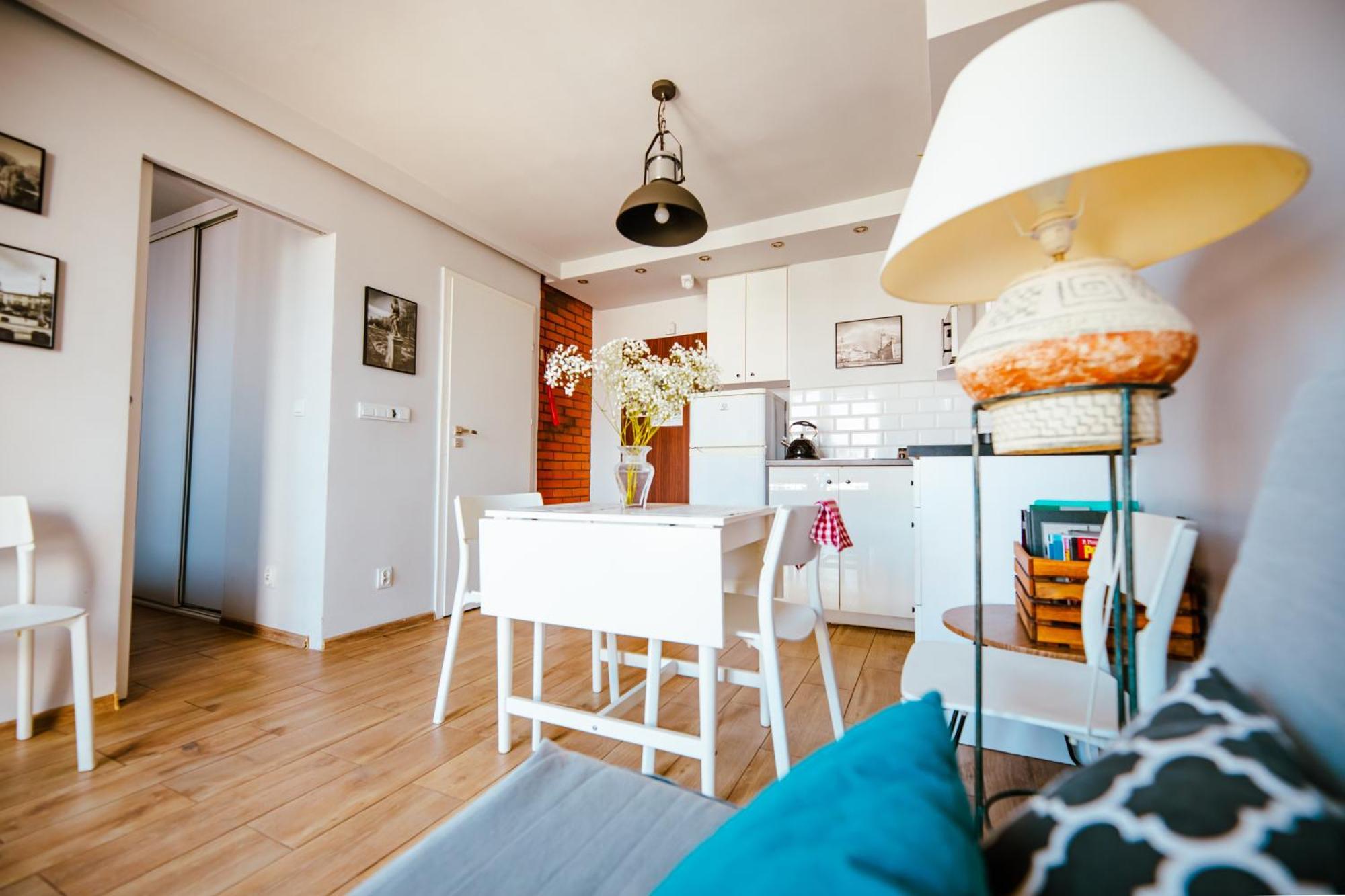 Bright 14Th Floor Central Home With Balcony & Views Варшава Екстериор снимка