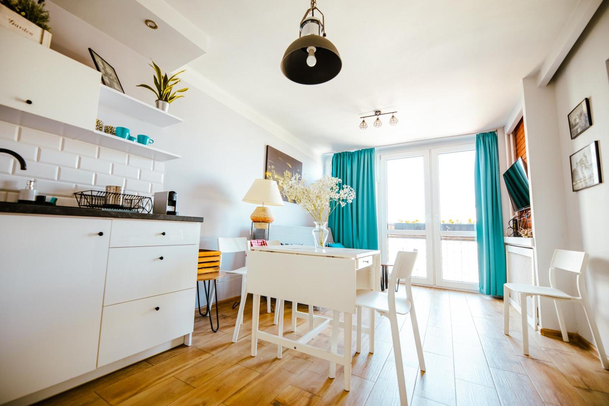 Bright 14Th Floor Central Home With Balcony & Views Варшава Екстериор снимка